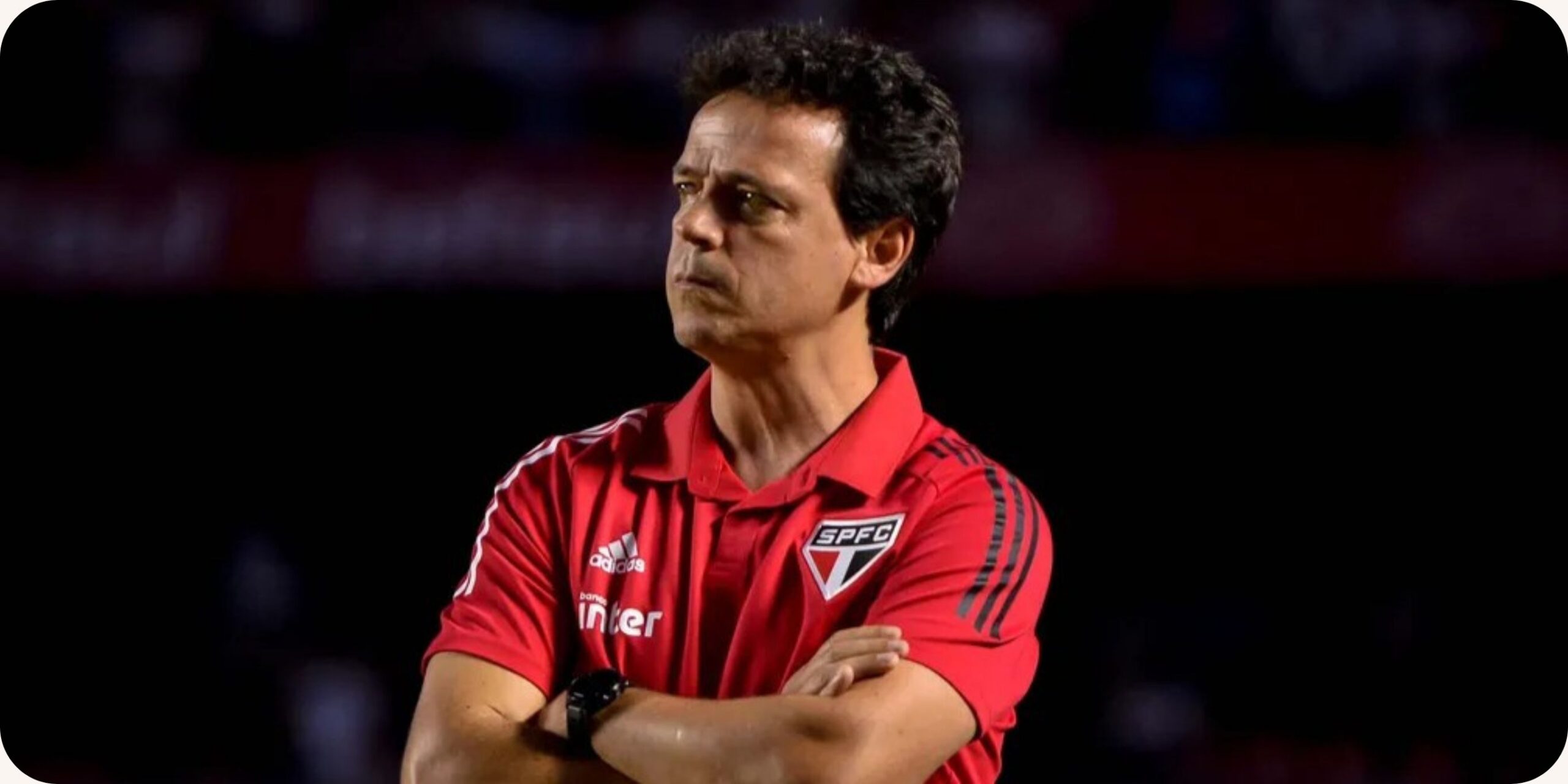 Fernando Diniz em sua estreia pelo São Paulo contra o Flamengo no Brasileirão