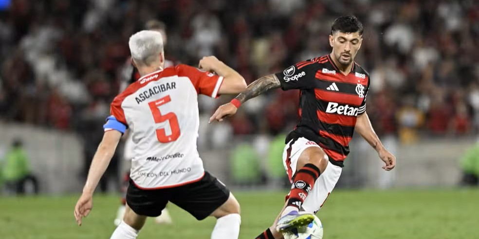 De Arrascaeta em ação pelo Flamengo.