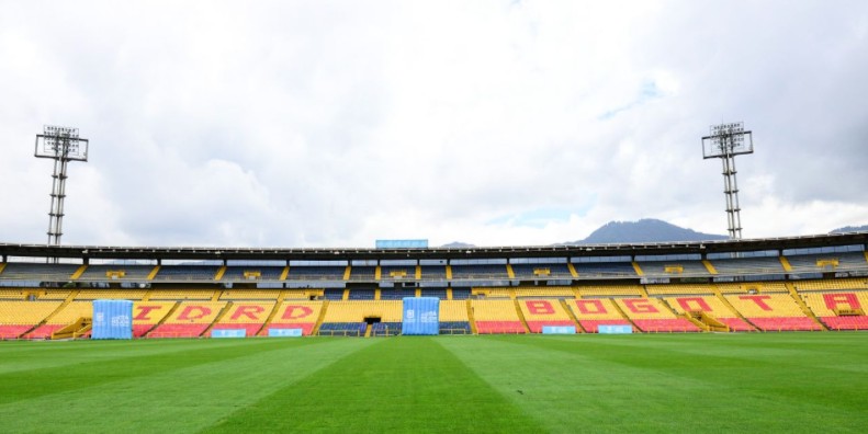 El Campín en Bogotá, palco de Independiente Santa Fe x Corinthians.