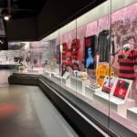 Betano e Flamengo fazem iniciativa do Dia dos Pais no museu do clube